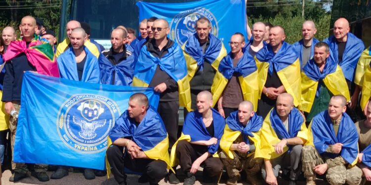 Відбувся обмін полоненими – в Україну повернули 84 бранця (ФОТО)