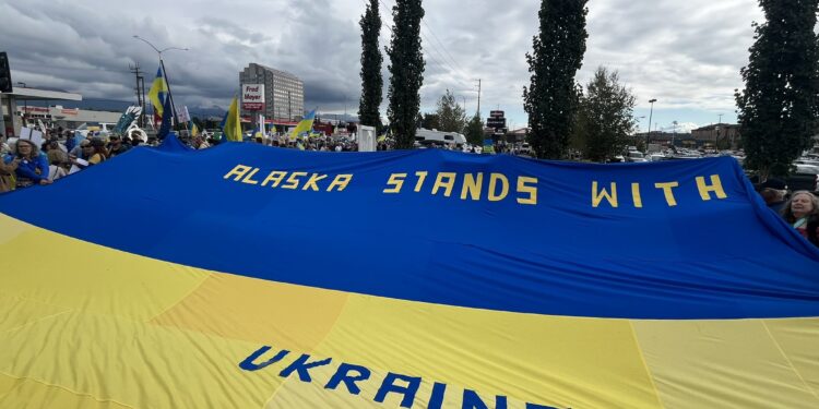 На Алясці перед перемовинами Трампа і Путіна пройшов мітинг за Україну (ФОТО, ВІДЕО)