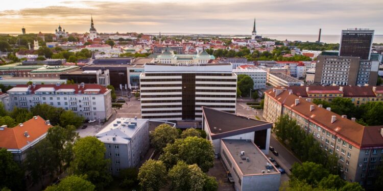 Естонія оголосила першого секретаря посольства РФ персоною нон ґрата