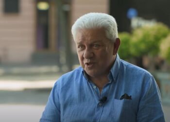 Одеський “джентльмен” Олег Філімонов купив дружині бетонне укриття, щоб не боялася обстрілів (ВІДЕО)