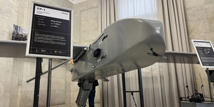 Темп виробництва українських FP-1 зрівнявся з “Шахедами”, а коштують вони дешевше (ФОТО, ВІДЕО)