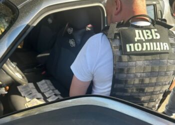 35 тисяч гривень за посвідчення водія: У Миколаєві поліція затримала на хабарі викладачку автошколи