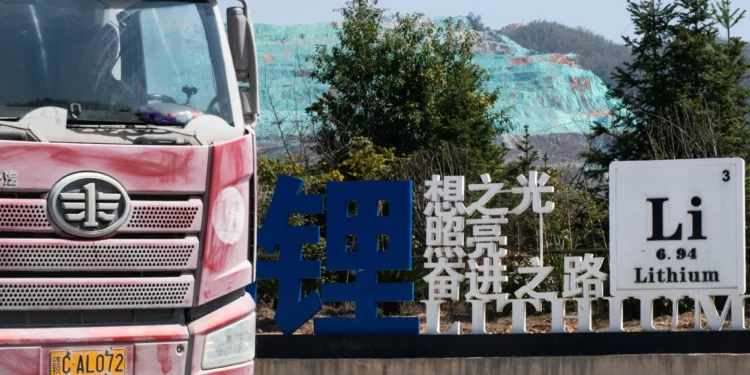 Ціни на літій різко зросли –  Китай зупинив видобуток на великій шахті