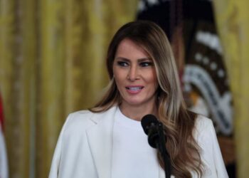 Трамп передав Путіну особистого листа від Меланії. Що у ньому