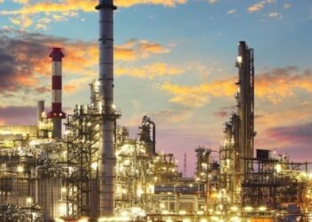 У Новошахтинську на Ростовщині вибух на НПЗ (ВІДЕО)