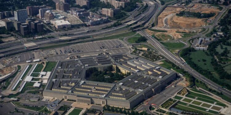 Шантаж перед переговорами. Пентагон може повернути собі частину обіцяної Україні зброї