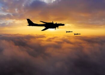 Україна під масштабною атакою, здається, РФ задіяла все, що в неї лишилося