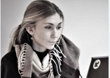 Зеленський посмертно нагородив закатовану в полоні журналістку Рощину орденом Свободи