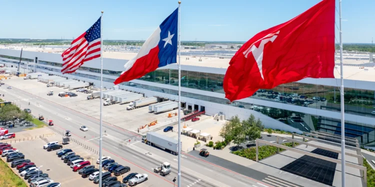 Рада директорів Tesla винагородила Маска акціями на $30 млрд