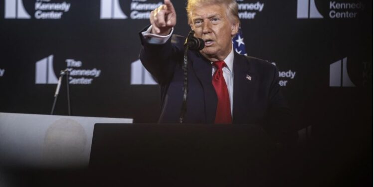 Трамп заявив, що готовий надати Україні гарантії безпеки – за певних умов