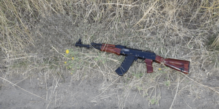 На Миколаївщині 32-річний чоловік вчинив стрілянину з автомата на пляжі (ФОТО)