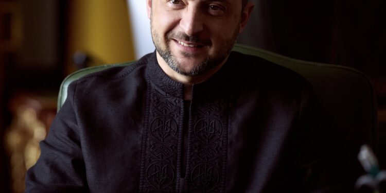 Зеленський підписав санкції проти 28 громадян різних країн