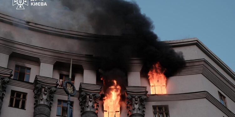 У будівлю Кабміну влетів “Іскандер” – і не вибухнув