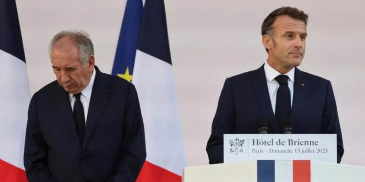 Франція без уряду: Нацзбори проголосували за недовіру Франсуа Байру. Що це означає для України