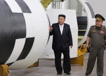 Перед поїздкою в Китай Кім показав новий двигун для міжконтинентальних балістичних ракет