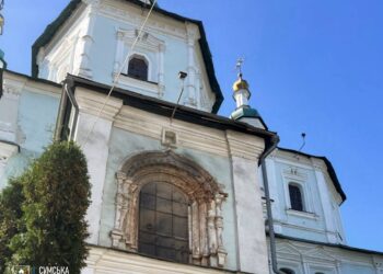 Російські загарбники вдарили по Свято-Воскресенському катедральному собору в Сумах