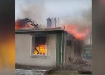 На Волині з українського винищувача на будинок впав боєприпас (ВІДЕО)