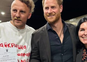Як у мами. Принца Гаррі в Києві нагодували справжнім борщем і дали з собою (ФОТО, ВІДЕО)