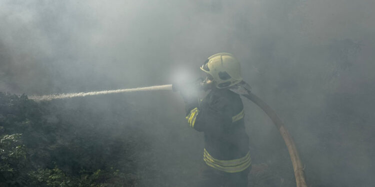 З 23 пожеж за добу на Миколаївщині одна була через російські обстріли (ФОТО)