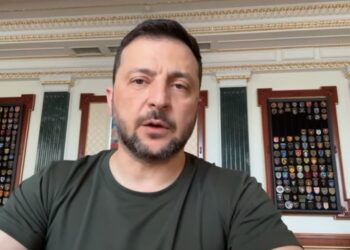 «Найбільш ефективні санкції – це вогонь на російських нафтових заводах» – звернення Зеленського (ВІДЕО)