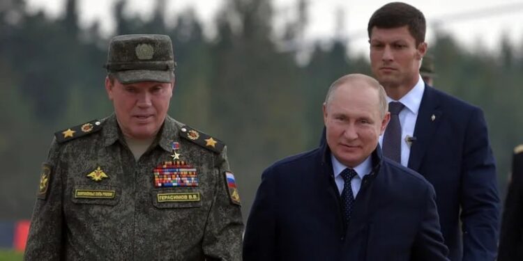 Путін боїться молодих? Чому диктатор оточив себе старими кадрами