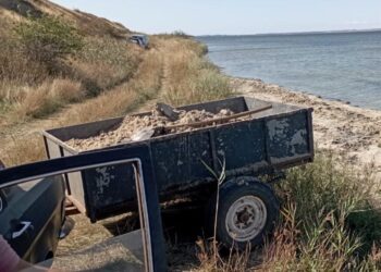 Мізерні штрафи не лякають піщаних браконьєрів – чергових впіймали на Березанському лимані Миколаївщини (ФОТО)