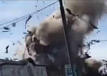 Рашисти вдарили реактивним дроном по університету в центрі Харкова (ВІДЕО)