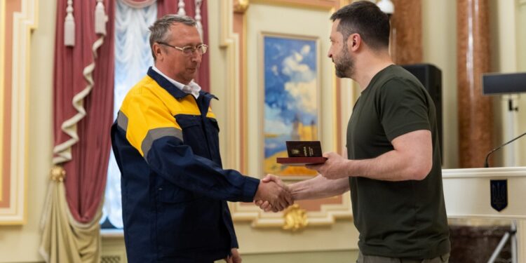 Співробітник Миколаївської філії «Газмережі» удостоєний державної нагороди (ФОТО)