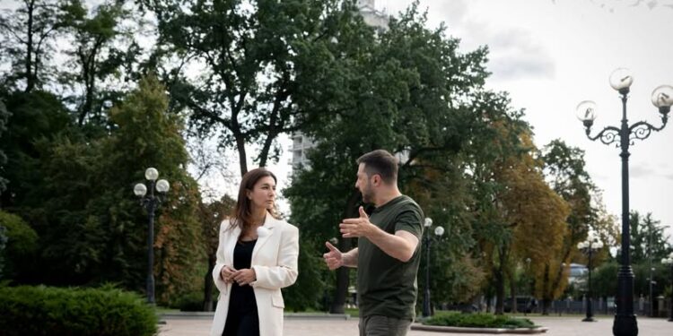 Зеленський дав інтерв’ю Sky News про куди котиться світ – вважає, що росіяни будуть каятися і вибачатися. Колись (ВІДЕО)