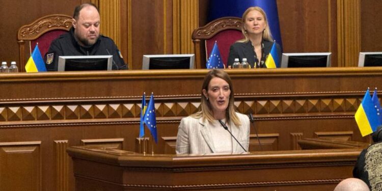 Мецола в Києві пообіцяла відкрити постійне представництво Європарламенту та запевнила в ухваленні 19 пакету санкцій проти росії