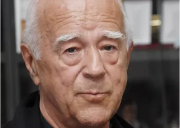 “Переведи мене через майдан”. Помер Віталій Коротич, який сам через Майдан так і не перейшов
