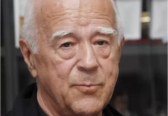 “Переведи мене через майдан”. Помер Віталій Коротич, який сам через Майдан так і не перейшов