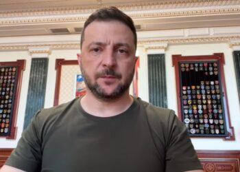 «Групи російських дронів у нашому небі, накопичення російських сил на деяких ділянках фронту, а путін продовжує розказувати байки» – звернення Зеленського (ВІДЕО)