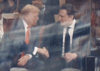 “Я скучив за тобою”, – Трамп і Маск поспілкувалися на похороні Кірка (ВІДЕО)
