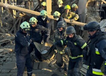 Росія знову супроводжує вбивствами Генасамблею ООН, – Зеленський відреагував на нічні обстріли