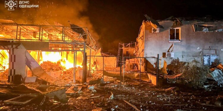 Ворог вночі атакував містечко Татарбунари на Одещині, є загибла та поранені (ВІДЕО)