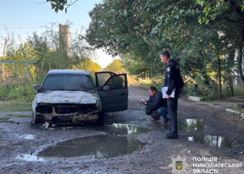 На Миколаївщині через сварку чоловік підпалив BMW сусіда (ФОТО)