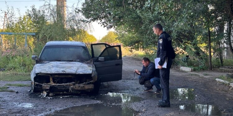 На Миколаївщині через сварку чоловік підпалив BMW сусіда (ФОТО)