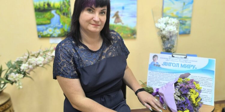 У Миколаєві відкрилась перша персональна виставка художниці Ганни Петрик «Янгол миру» (ФОТО)