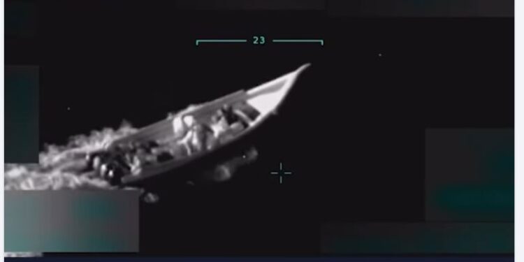 США потопили лодку з наркотиками і наркоторговцями біля Венесуели (ВІДЕО)