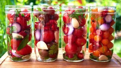 Консервовані чері. Якщо так ви помідори на зиму не готували – спробуйте