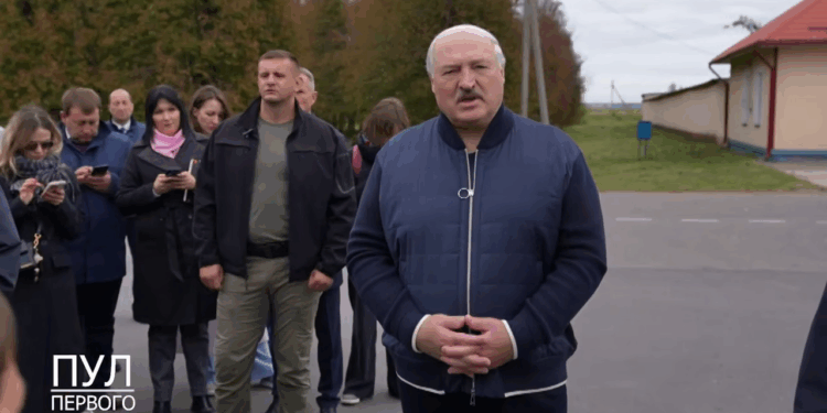 Лукашенко 5 годин говорив з Путіним, як їм вдвох вижити (ВІДЕО)