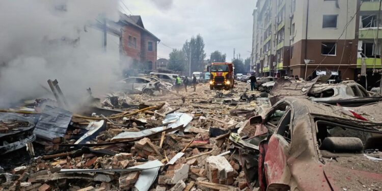 У Києві влучання в будівлю Інституту кардіології – там 2 загиблих (ФОТО, ВІДЕО)