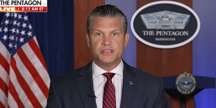 Трамп після параду в Пекіні дав завдання Пентагону відновити військовий дух і перебудувати армію