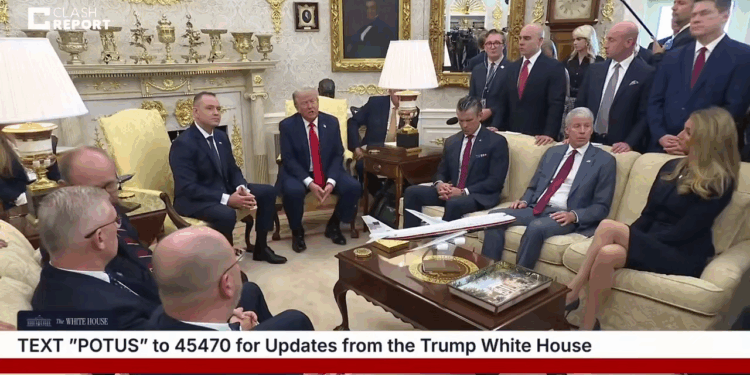 Трамп зізнався, що дивися китайський парад, і заявив, що у нього немає слів для Путіна (ВІДЕО)