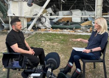 Зеленський сказав, що не поїде в столицю терористів, але Путін “може приїхати до Києва” (ВІДЕО)