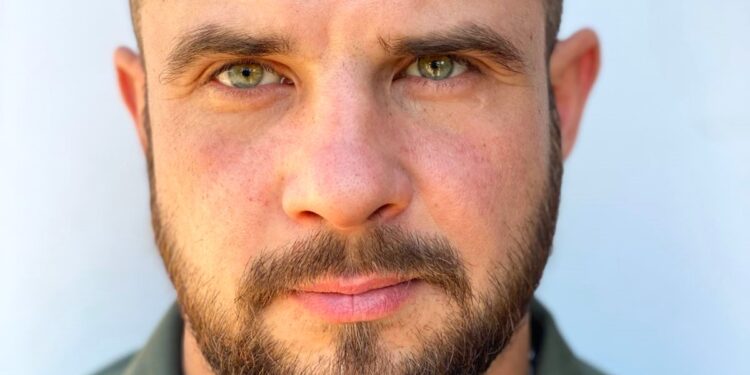 Залишився у строю попри поранення: генерал Сирський відзначив «Золотим хрестом» захисника з Миколаєва (ФОТО)