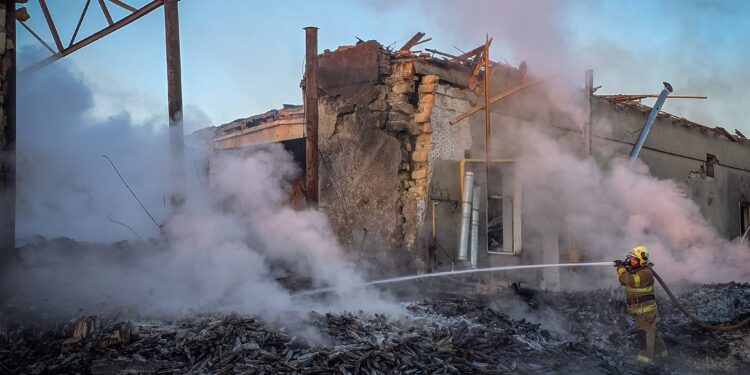 На Одещині внаслідок обстрілів зруйновано підприємство, пошкоджений будинок (ФОТО, ВІДЕО)