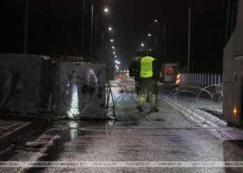 Поляки вночі повністю закрили кордон з Білоруссю (ФОТО)