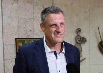 «Нове зерно» – у Миколаєві відкрилась виставка дереворізьблення та живопису Юрія Одробінського (ФОТО)